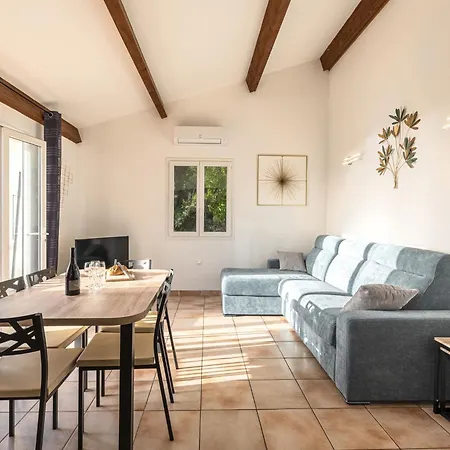 Bruzzi By Interhome Tatil Evi
